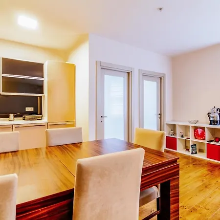 Apartment Chic *